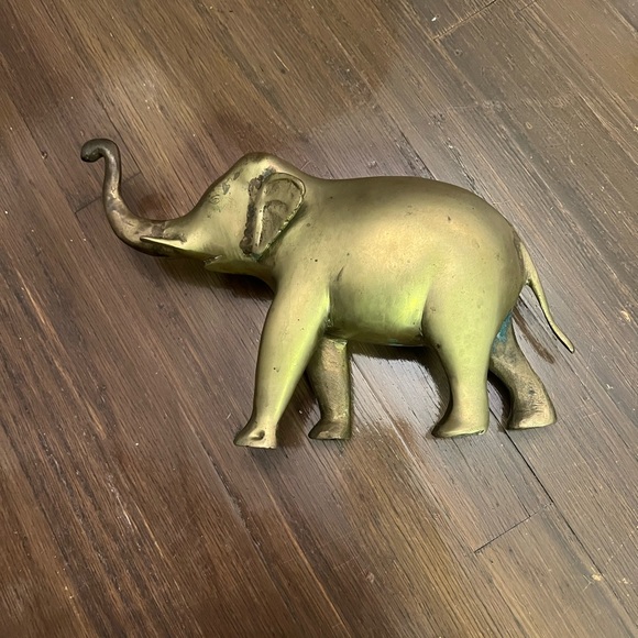 Large brass vintage lucky elephant raised trunk - Picture 2 of 2